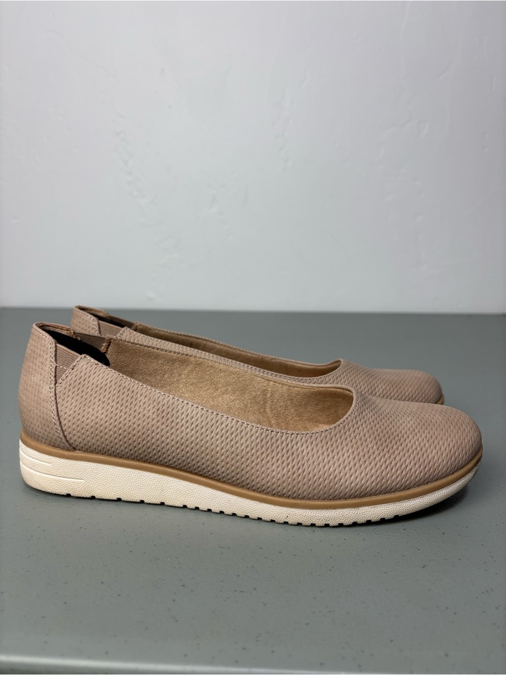 Soul Naturalizer Women's Beige Tan Slip On Casual Shoes Neutral Taupe 9M